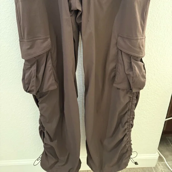 Lululemon Dance Studio Relaxed Fit Midrise Cargo Pant - Picture 8 of 10
